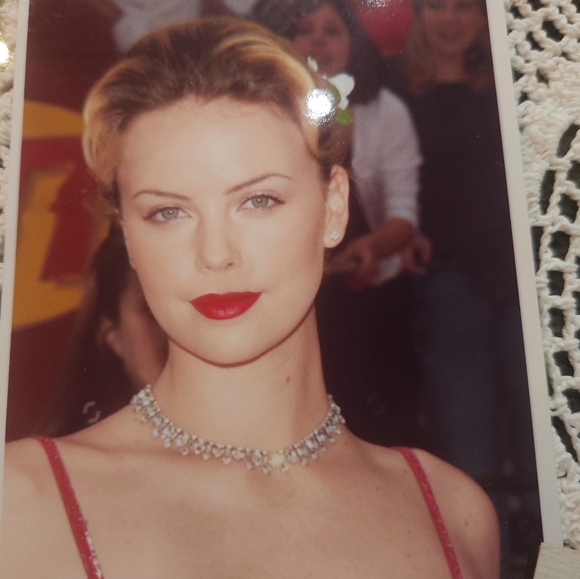 CHARLIZE THERON WORN VINTAGE STERLING SILVER CRYSTAL NECKLACE - Picture 7 of 7